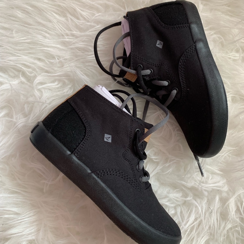 Boys Sperry Black high top sneakers. Size 13